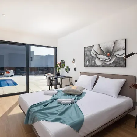 Old Olive V By Vivi Rent Villa Vodnjan