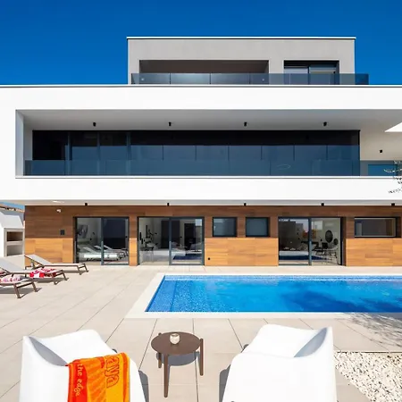 Villa Old Olive V - Heated Pool - By Vivi Rent Vodnjan