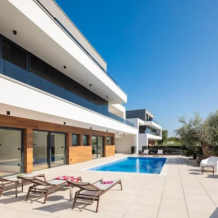 Old Olive V By Vivi Rent Villa