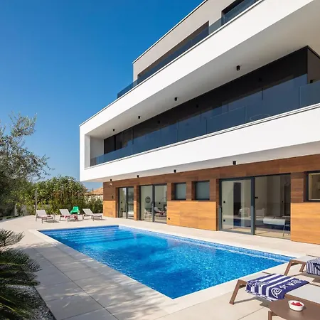 Villa Old Olive V - Heated Pool - By Vivi Rent Vodnjan