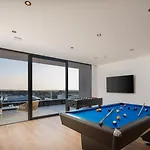 Old Olive V - Heated Pool - By Vivi Rent *