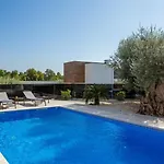 فيلة Old Olive V - Heated Pool - By Vivi Rent