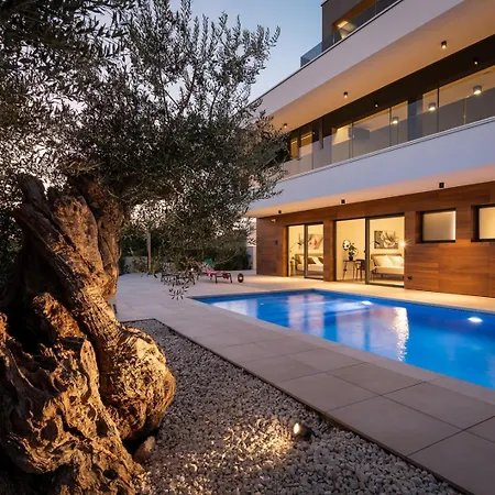 Villa Old Olive V *