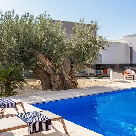 Villa Old Olive V *